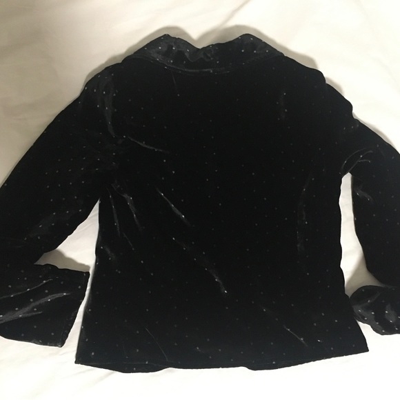 Woman’s black velvety blazer very soft - Picture 6 of 9